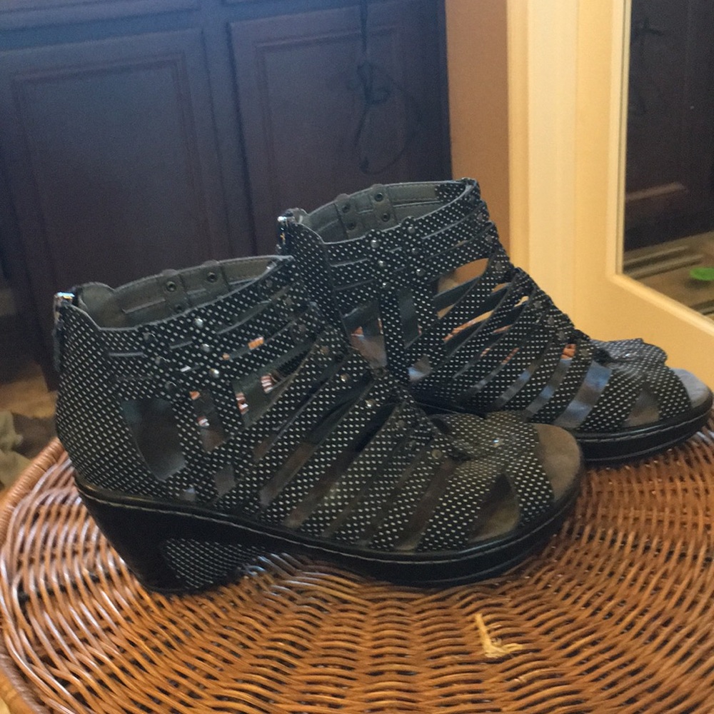Sandal